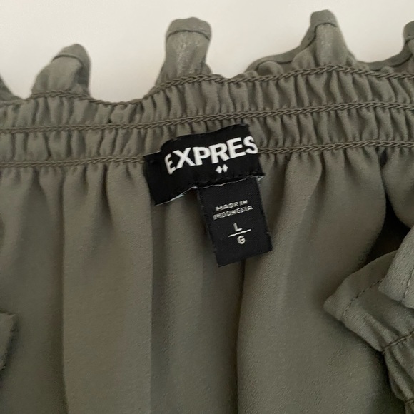 2 Express blouses - Picture 2 of 7